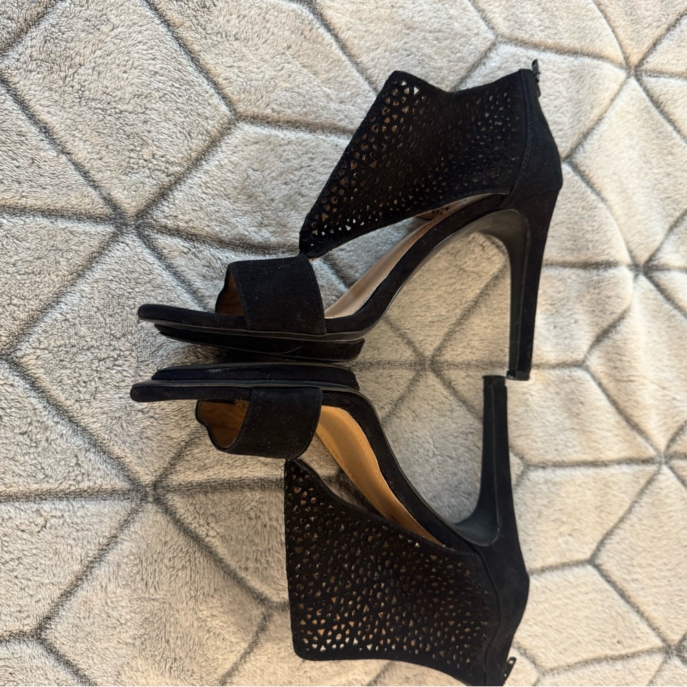 BCBGeneration Kadia Black Suede Heels Size 8 - Picture 4 of 6